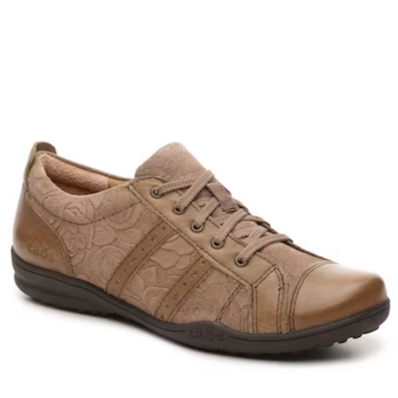 New Taos Streamline sneaker Size 6 - Picture 1 of 14
